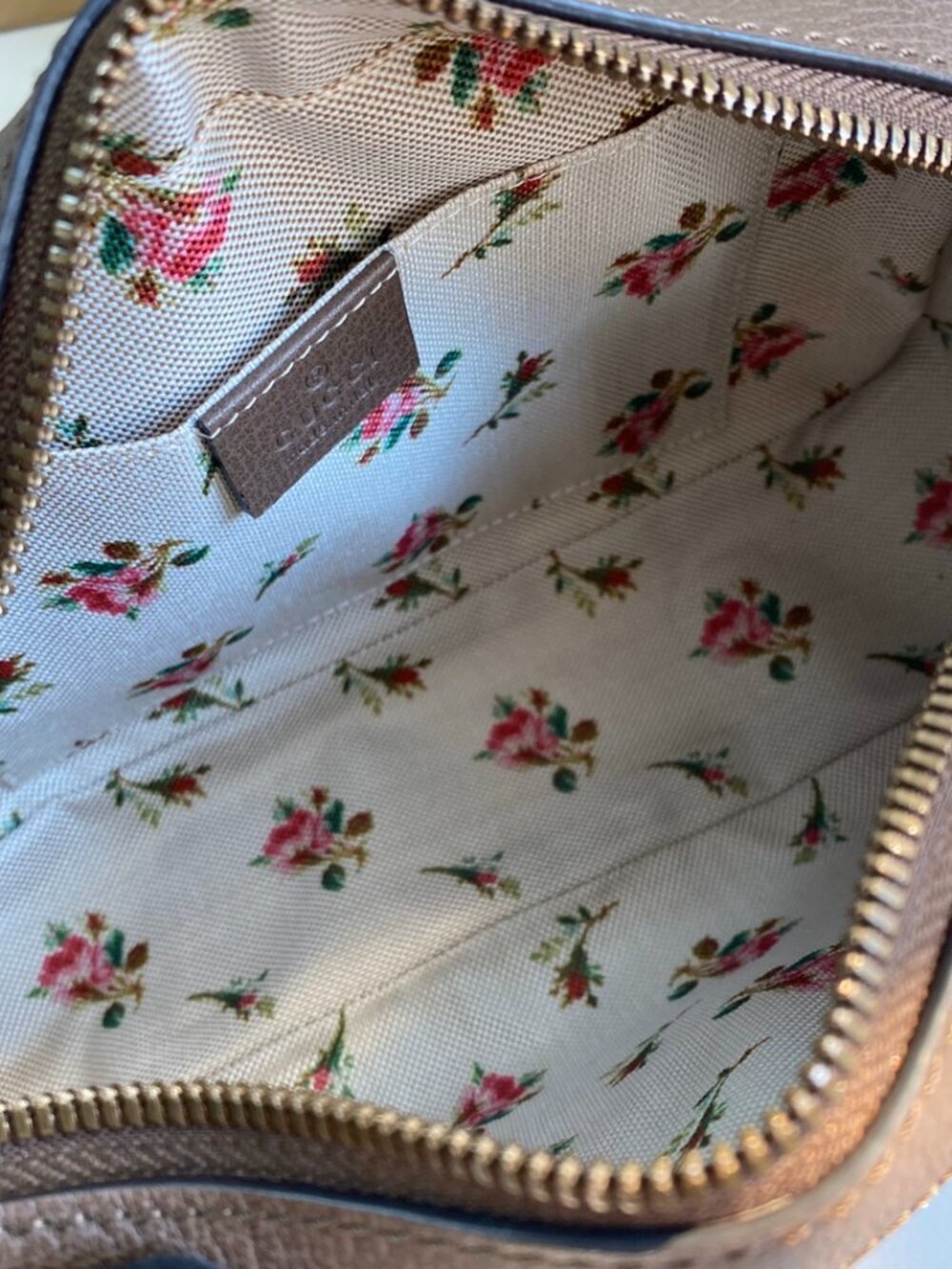 Gucci GG Supreme Canvas Crossbody with Green-Red Web and Yellow Accents - Picture 7 of 9